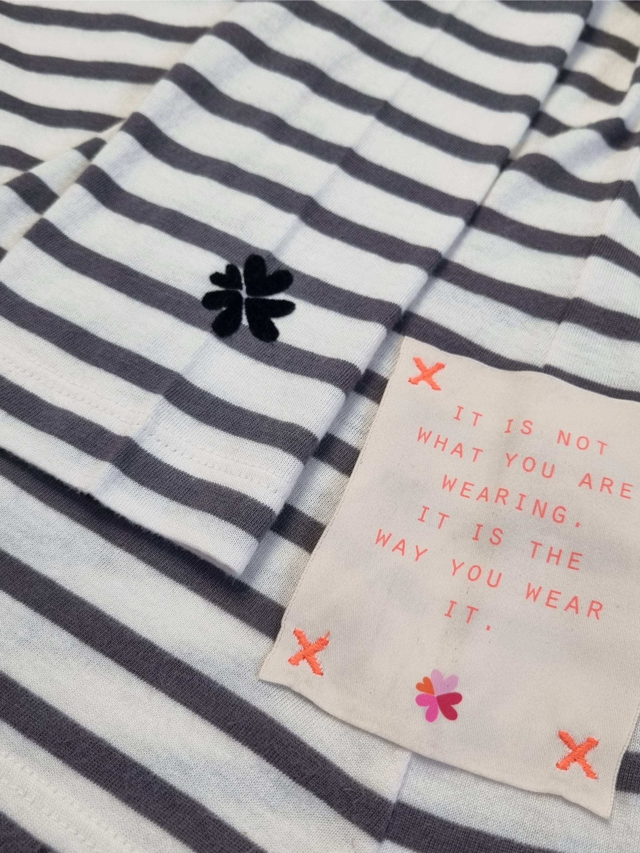 Long-sleeved shirt with stripes