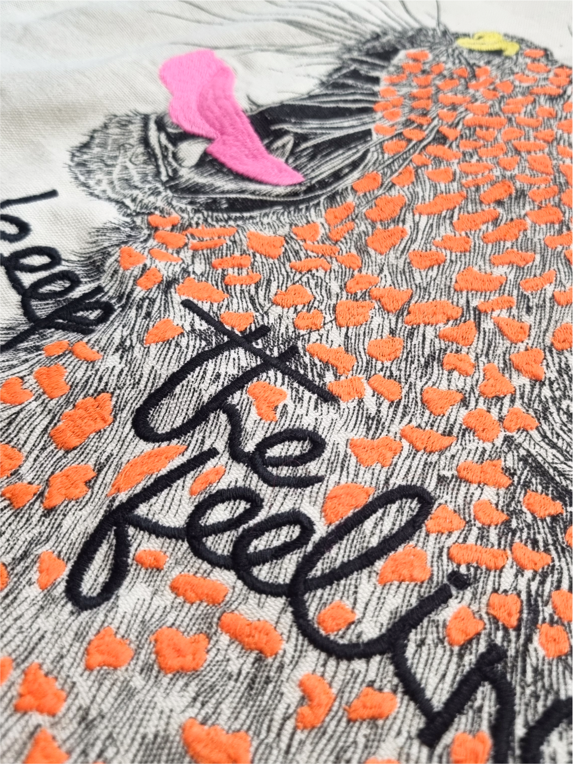 Shopper with embroidery