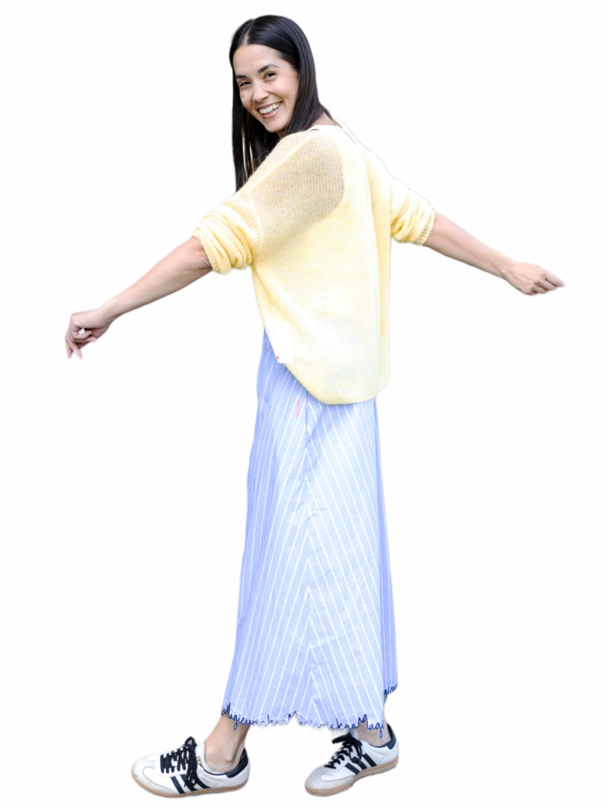 Leichter Strickpullover mit Herzblume