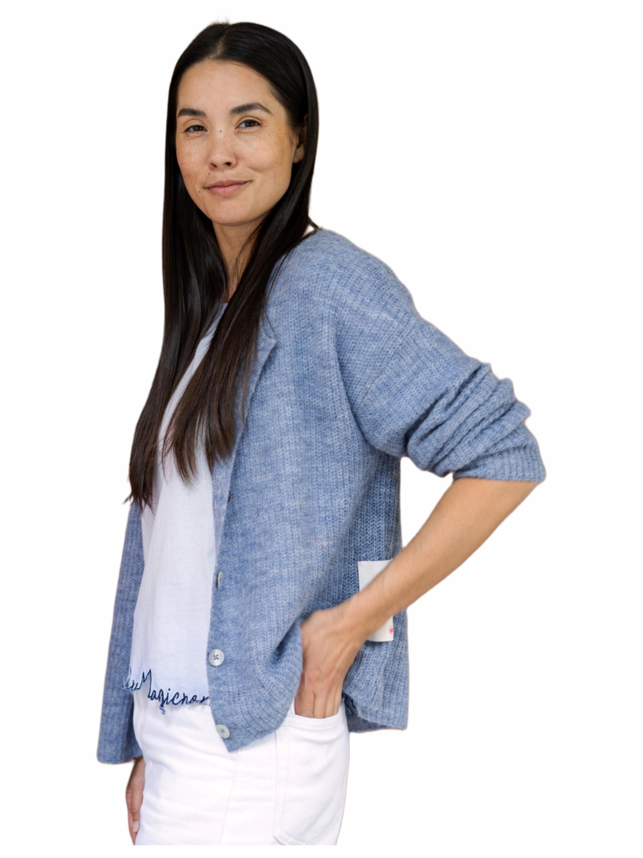 Lightweight cardigan with heart flower
