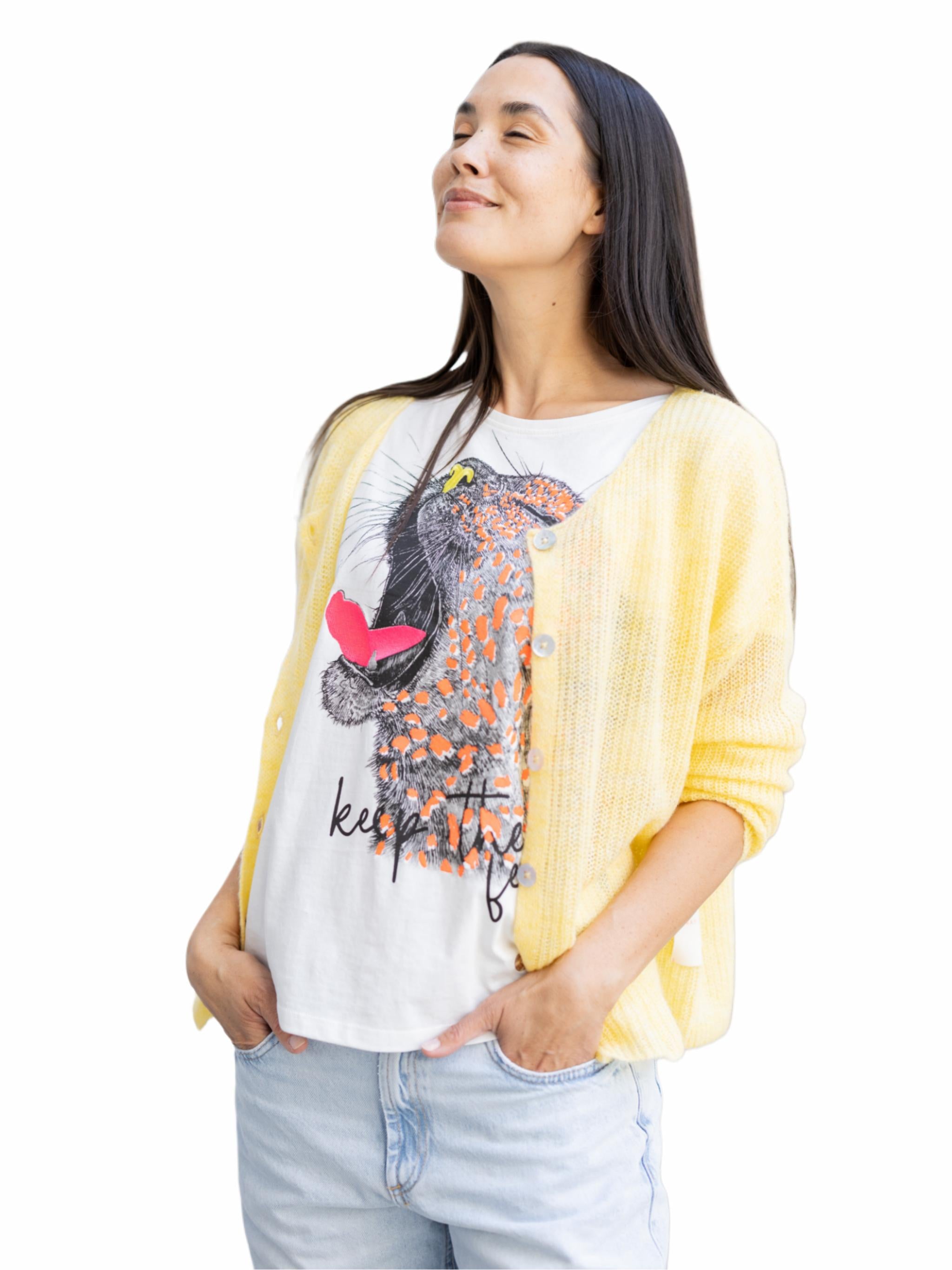 Lightweight cardigan with heart flower