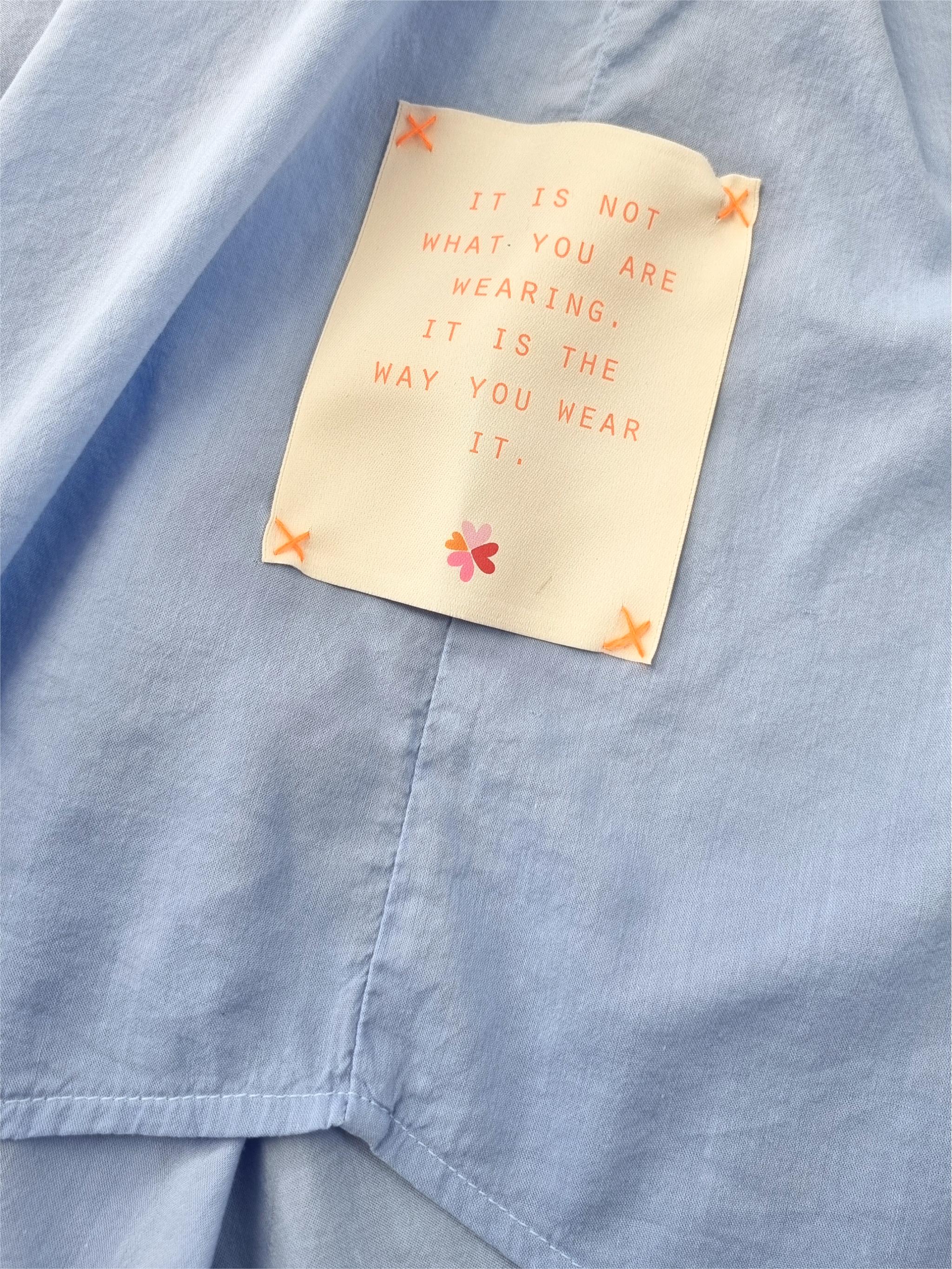 Blouse with color gradient and wide sleeves