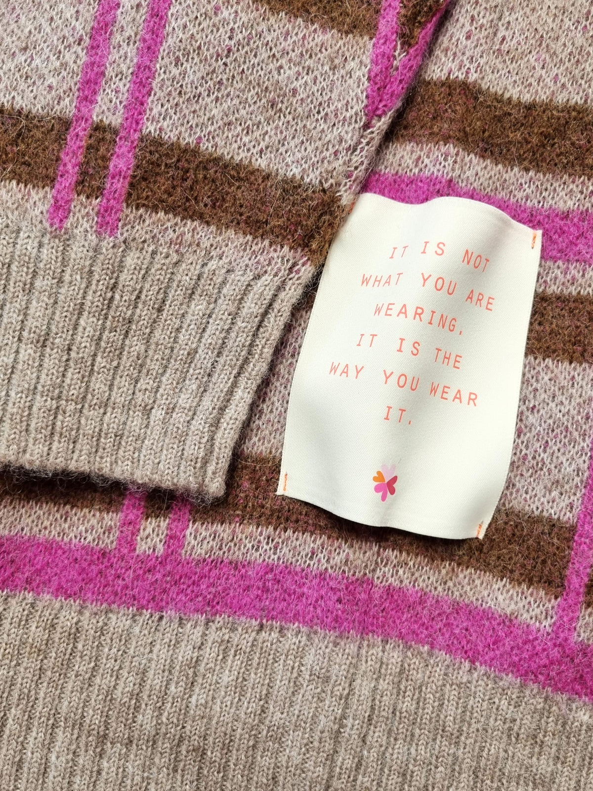 Damen Strickpullover im Karo Jacquard mit "Love" patch aus Woll-Alpaka Mischung - DelphineC
