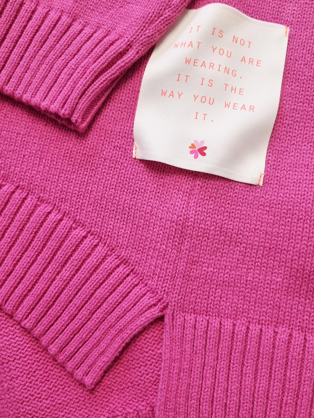 Damen Strickpullover mit Flockprint und Sternpatch am Vorderteil aus Baumwoll - Polyacryl - Mischung