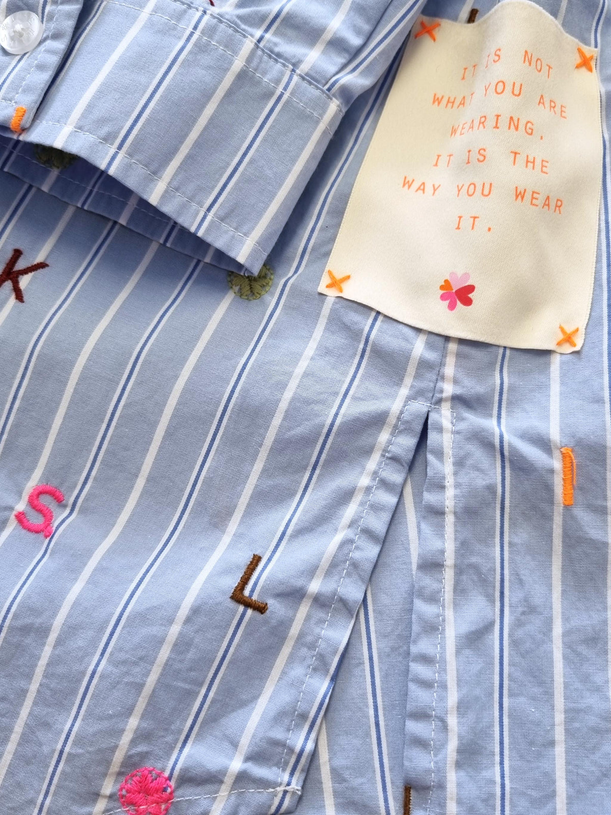 Damen Bluse gestreift mit allover Stickerei aus Baumwolle - GesaC