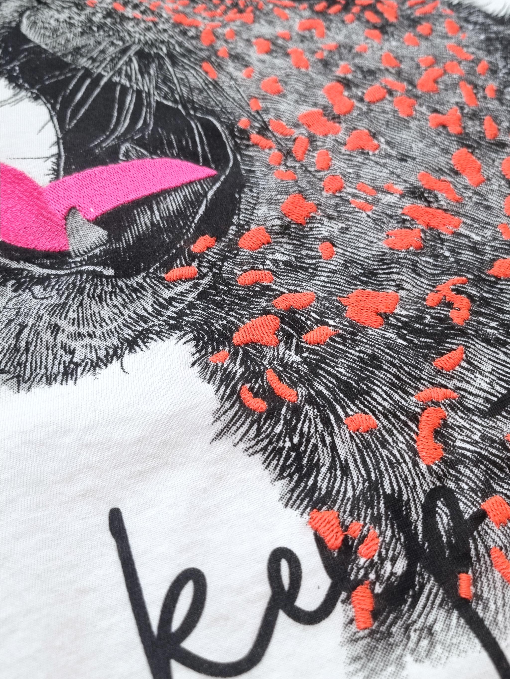 T-shirt with embroidery Keep the Feeling