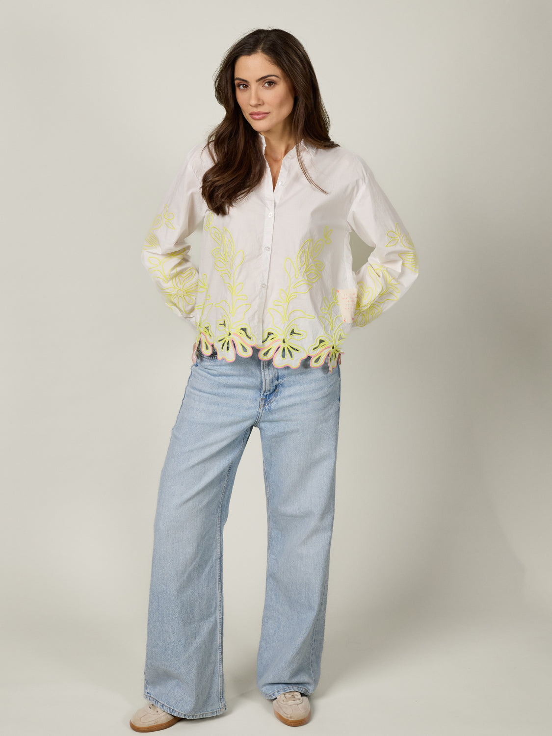 Damen Bluse mit floraler Stickerei aus Baumwolle - GraceC