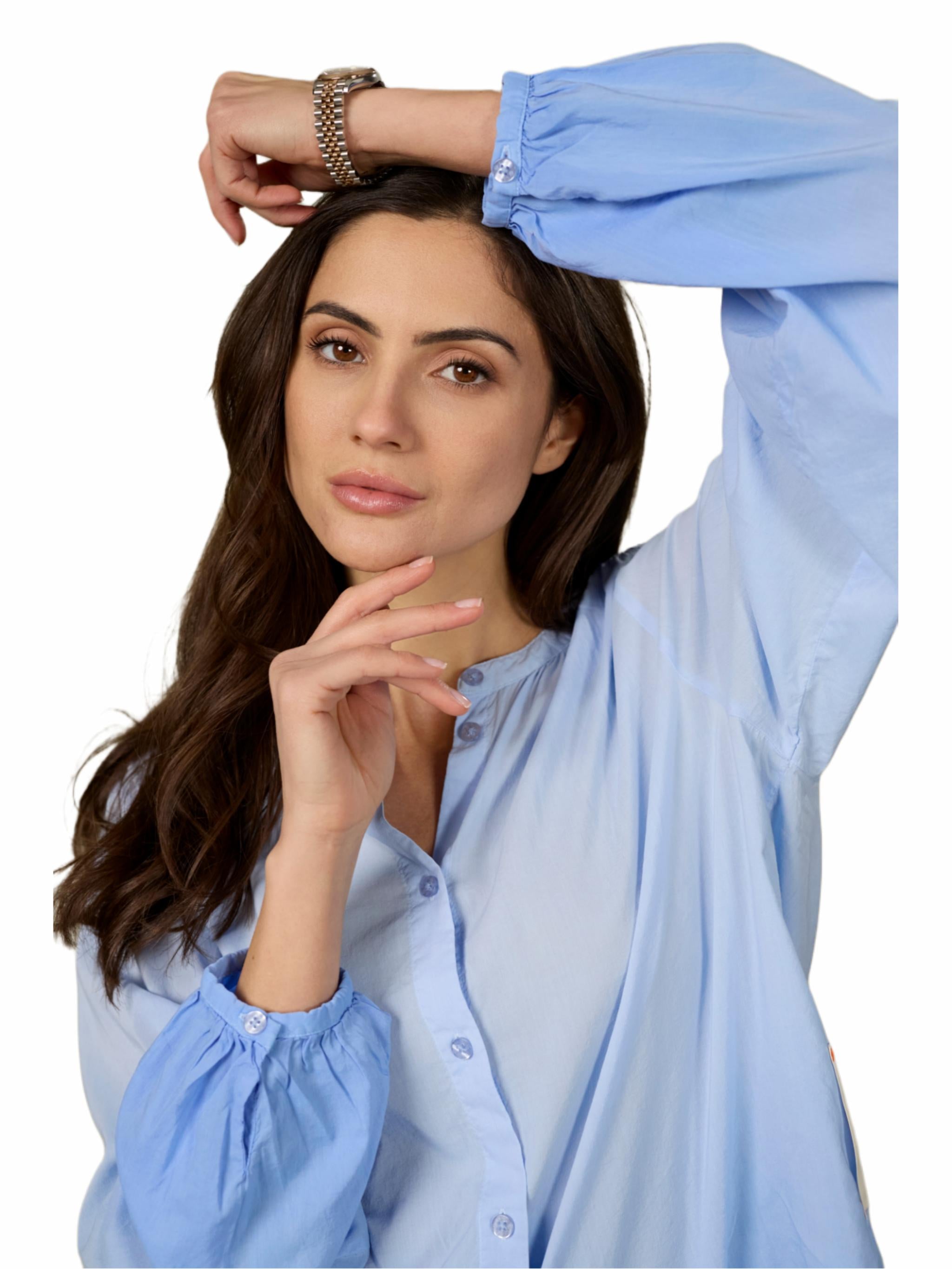 Blouse with color gradient and wide sleeves