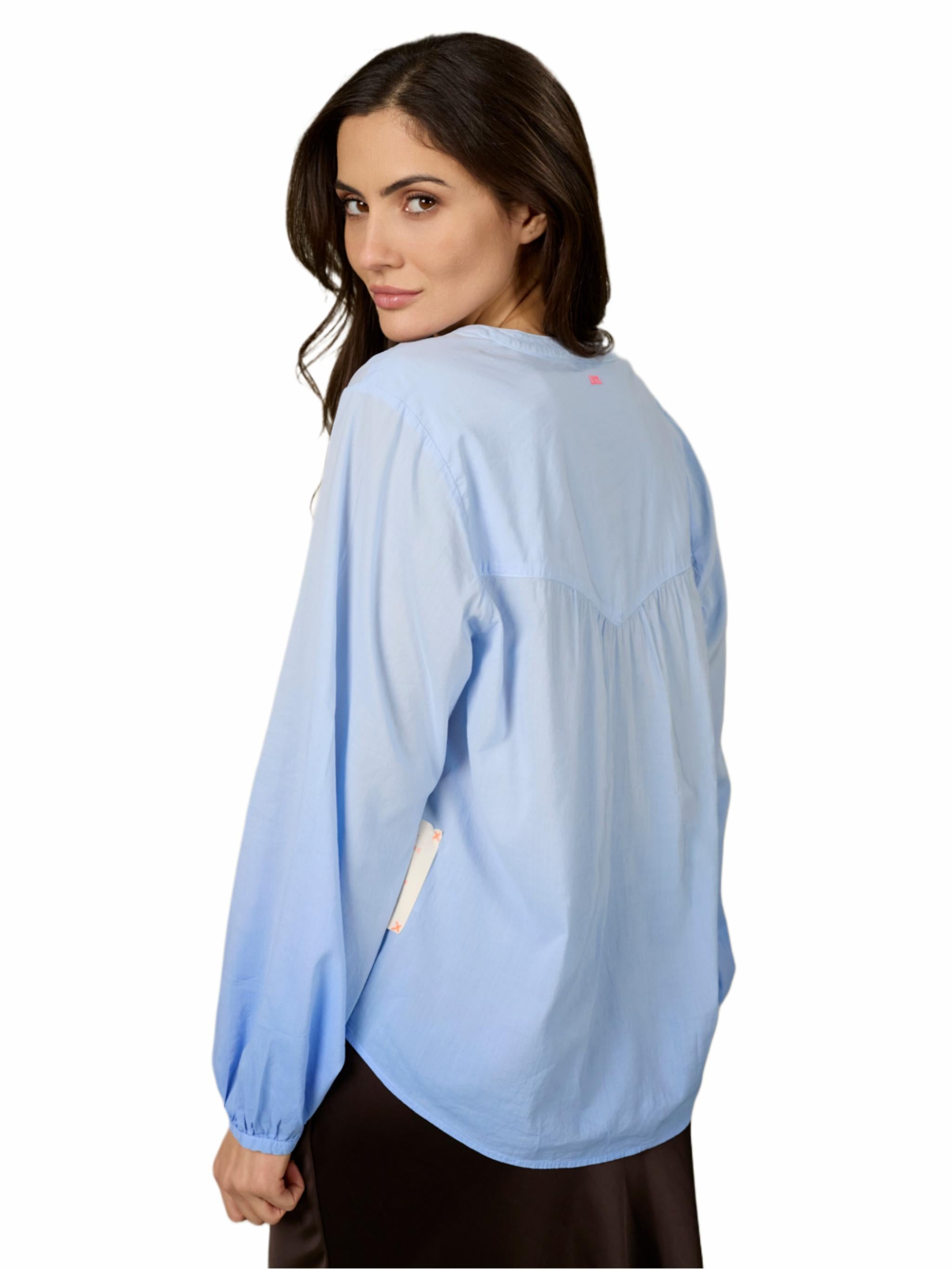 Blouse with color gradient and wide sleeves