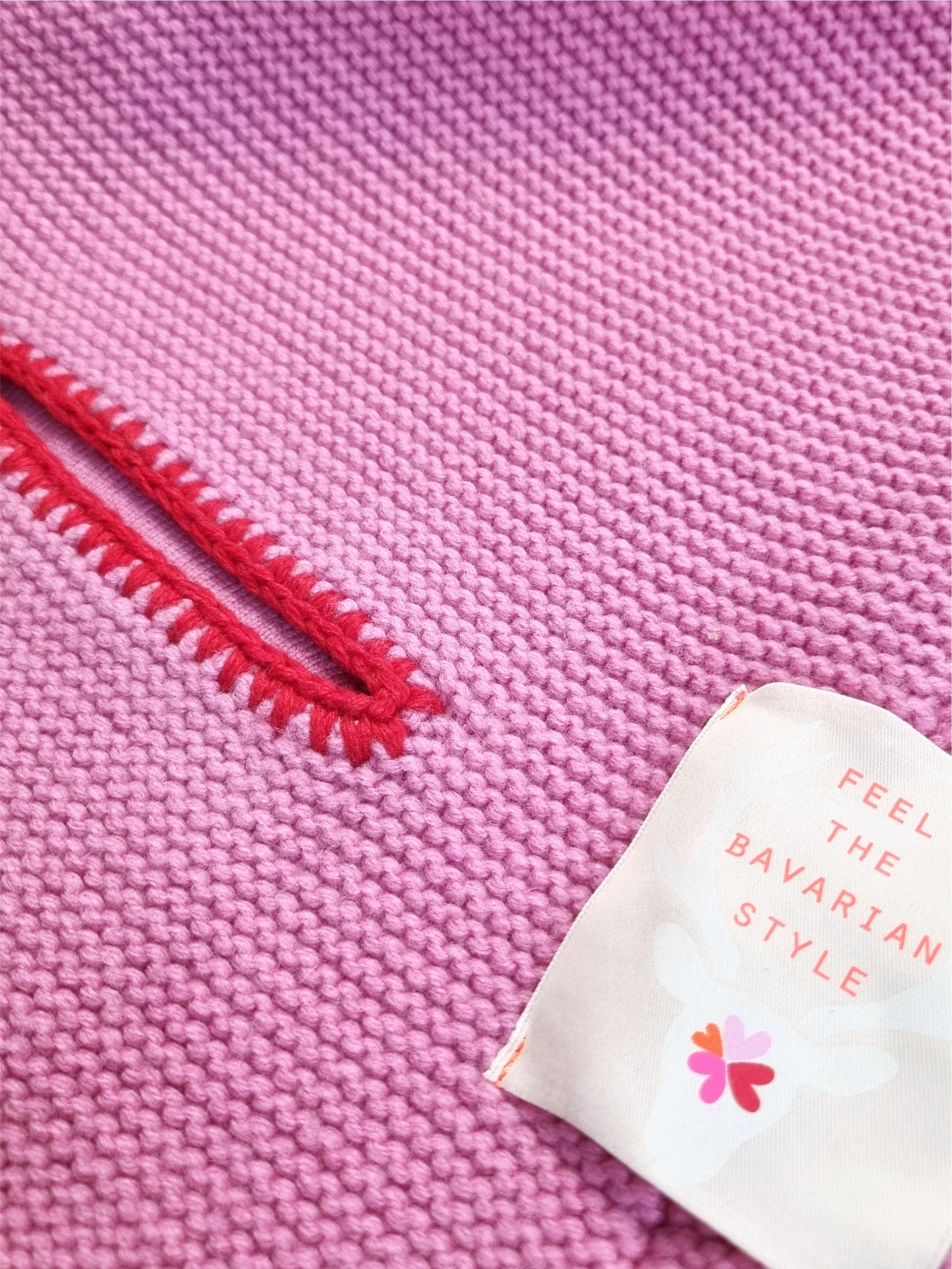 Knitted vest with hood and embroidery