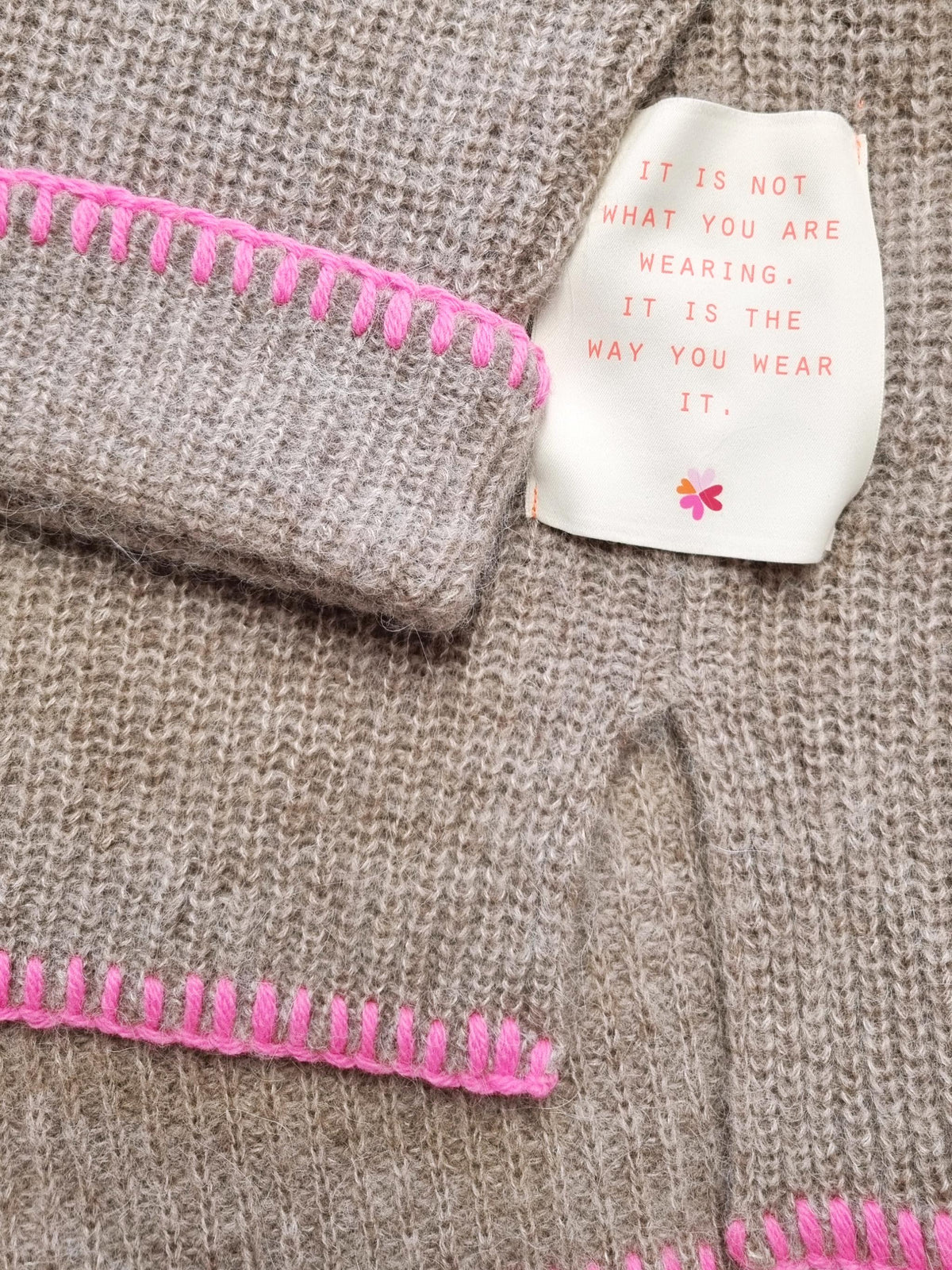 Damen Strickjacke mit Kapuze aus Woll-Alpaca Mischung - AdaC