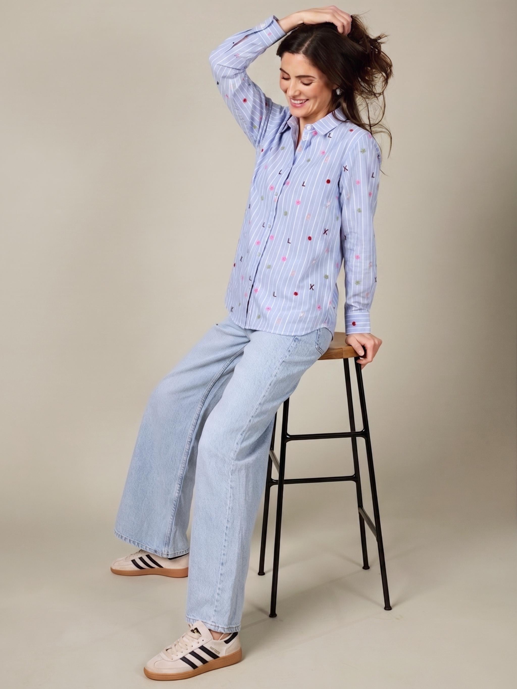 Damen Bluse gestreift mit allover Stickerei aus Baumwolle - GesaC