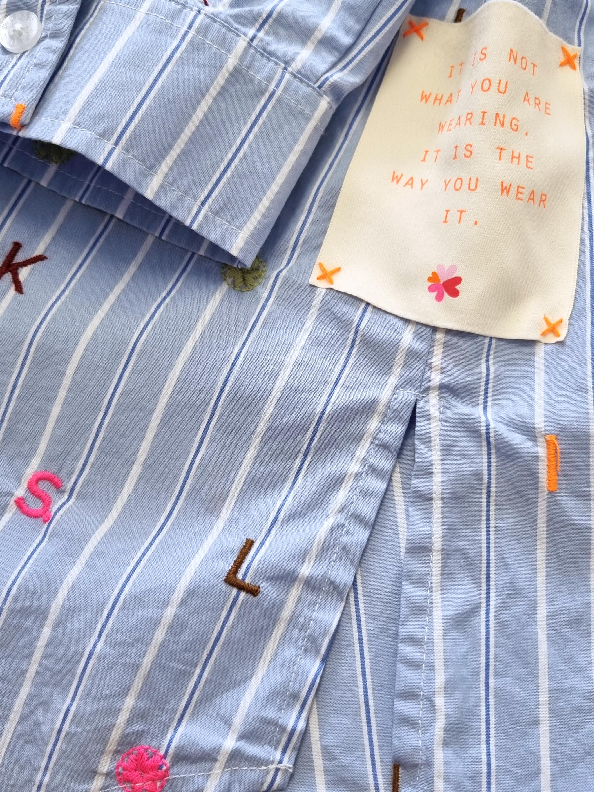 Damen Bluse gestreift mit allover Stickerei aus Baumwolle - GesaC