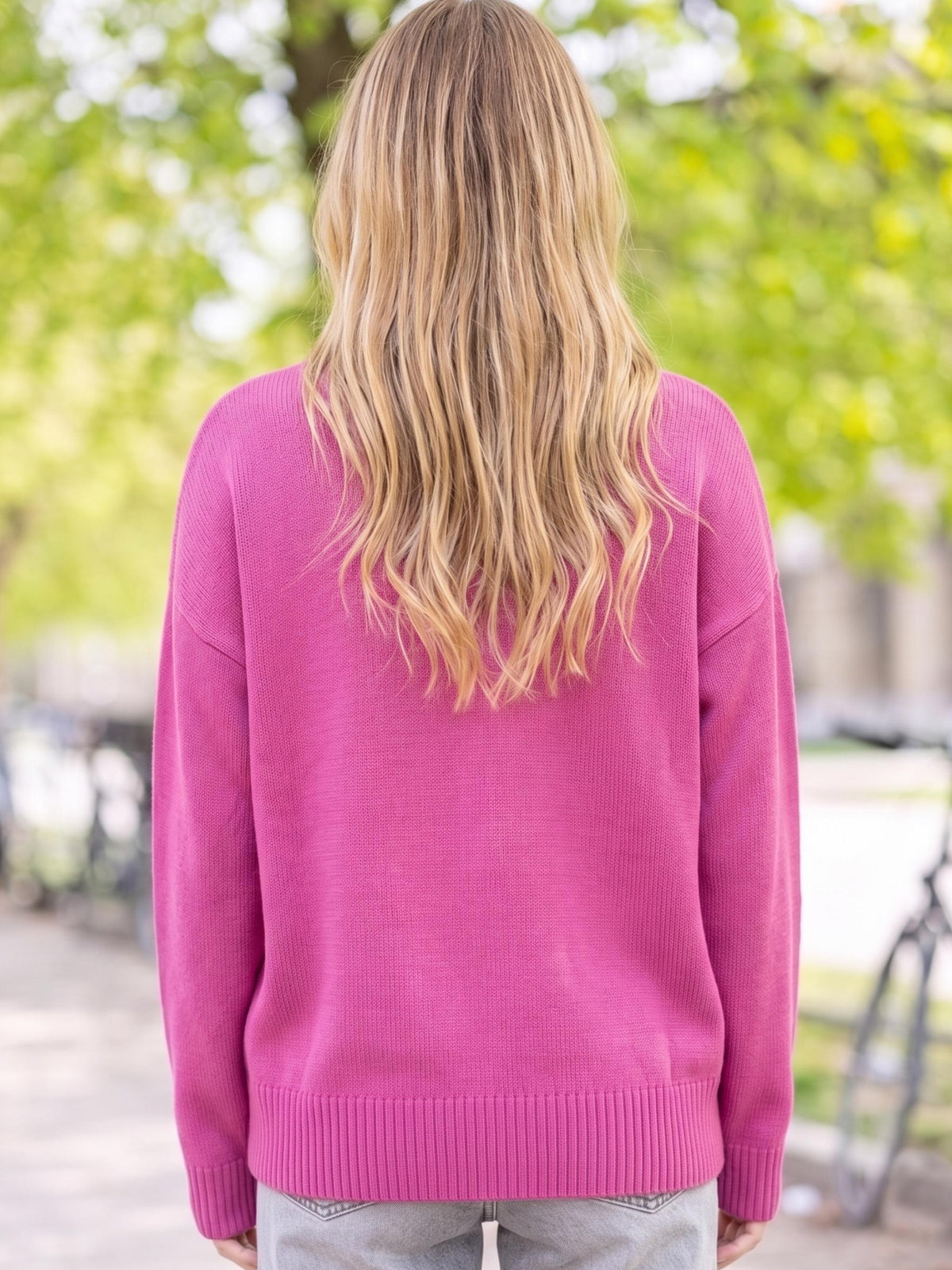Damen Strickpullover mit Flockprint und Sternpatch am Vorderteil aus Baumwoll - Polyacryl - Mischung